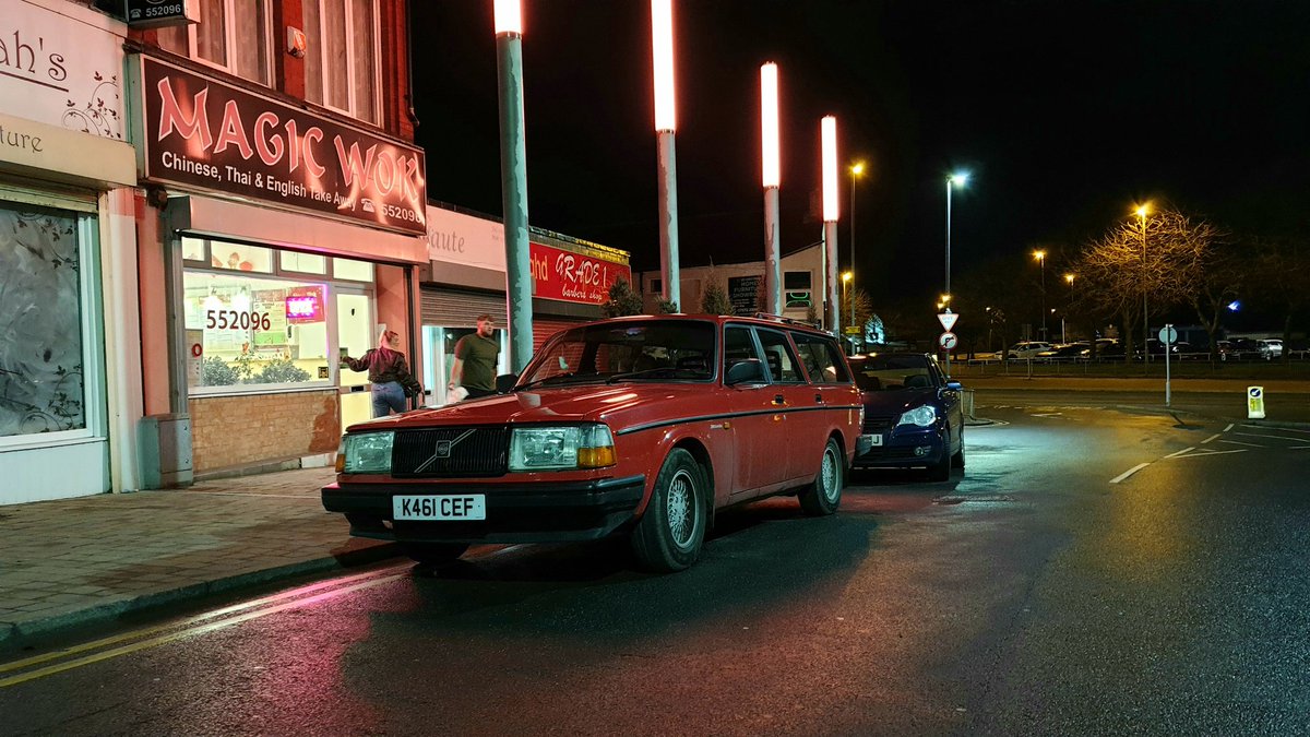 RobbieRobbie's tweet photo. Meanwhile on a night out in Castleford - the owner saw me photographing his car and proudly showed me the engine and chatted about the restoration. Lovely @16Valver #boxybutgood https://t.co/4vHyJEl8b3