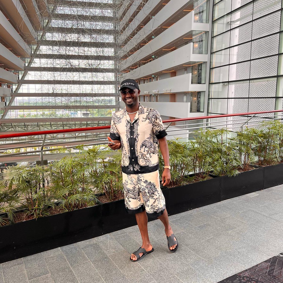 j0wizazaa's tweet image. Happy Birthday Jowizaza 🥂