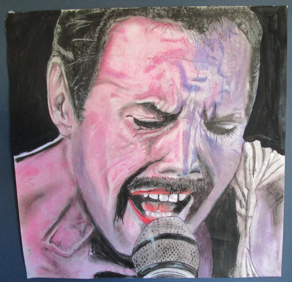 JanetHalmshaw's tweet photo. Freddie belts one out pencil drawing by Paul Halmshaw. #freddiemercury #queen #drawing #sketch #rockmusic #musicart #nft #popart #andywarho; #artwork #classicrock https://t.co/fEmPFErzQR