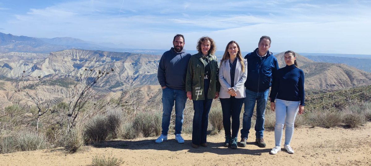 JaenJunta's tweet photo. Invertimos 450.000€ en el arreglo de 100 kms de caminos forestales

☑️ Huesa
☑️ Quesada
☑️ Pozo Alcón
☑️ Cabra del Santo Cristo

@mariajls_62, delegada de @MedioAmbAND, destaca el esfuerzo para mejorar la seguridad ante posibles incendios

ℹ️ 3,5M€ en Jaén a través del #REDVIA https://t.co/bhyy3hhA58