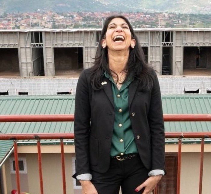 This is one of the most disturbing photos I’ve seen. 

Our Home Secretary standing outside the detention centres in Rwanda where they’re shipping of people coming to the UK for help 

What makes it so disturbing - the look of UTTER GLEE on her face?!! This is not normal!!!