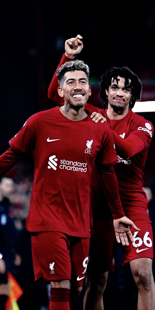 SamueILFC's tweet photo. Still pains me to think we are only going to see Bobby play for 12 final games. One of my favourite ever players to wear the shirt and a top player and a top professional. https://t.co/ygYH68xEMI