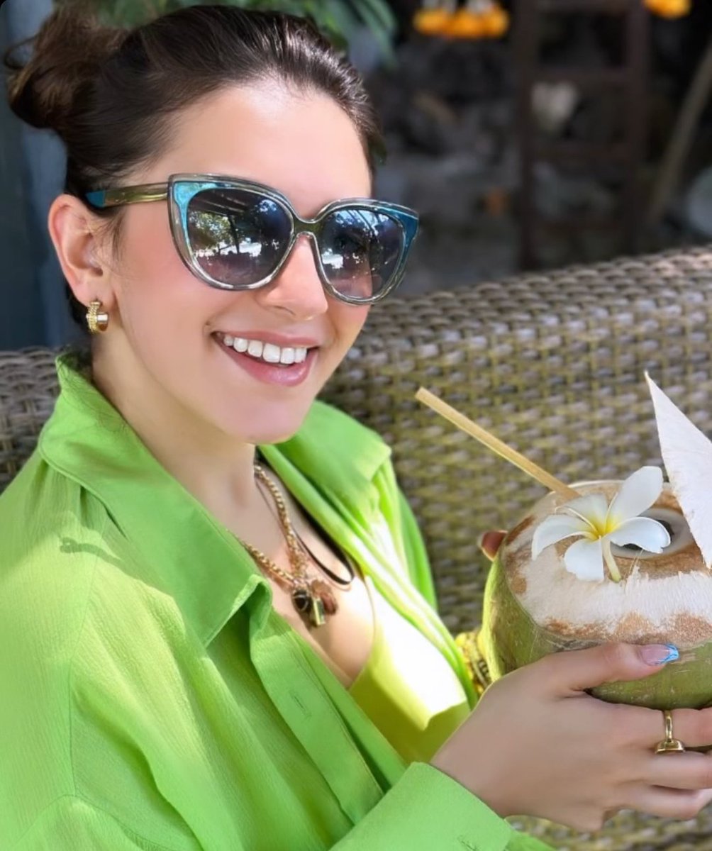 HydTimes's tweet photo. #SummerHigh: @ihansika is in her #tropical element as she holidays in #Thailand 🏖🌴

#Hansika #HansikaMotwani #VacayVibes #Vacation #Tollywood #Kollywood #Bollywood https://t.co/5CyBeiH36S