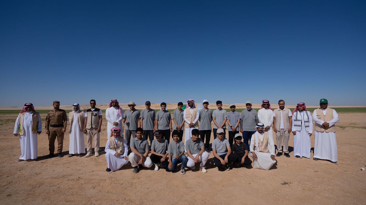HFREPA's tweet photo. جانب من مشاركة الجمعية في أعمال نثر البذور والتنظيف في متنزه القلت ضمن حملة #لنجعلها_خضراء والتي ينظمها @ncvcksa تزامناً مع #أسبوع_البيئة
#بيئتك_تعرفك https://t.co/oJTEWmdJQq