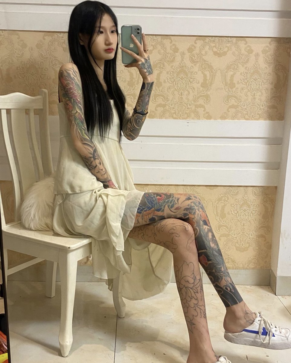 好上头，对着精神亲妈的鞋和脚后跟都要把精液交出来了（点进来向上划，主题帖里有这位脚和更多照片，真的太高贵了啊啊啊

#精神小妹 #女性崇拜 #ATM奴 #早泄 #无脑上供 #自毁 #绿帽 #脚奴 #足控 #素人开发 #原味 #冤种 #贱狗 #辱骂 #盯射 #脚奴 #舔狗 #反差 #榨精 #洗脑 https://t.co/hSQsTghDqc