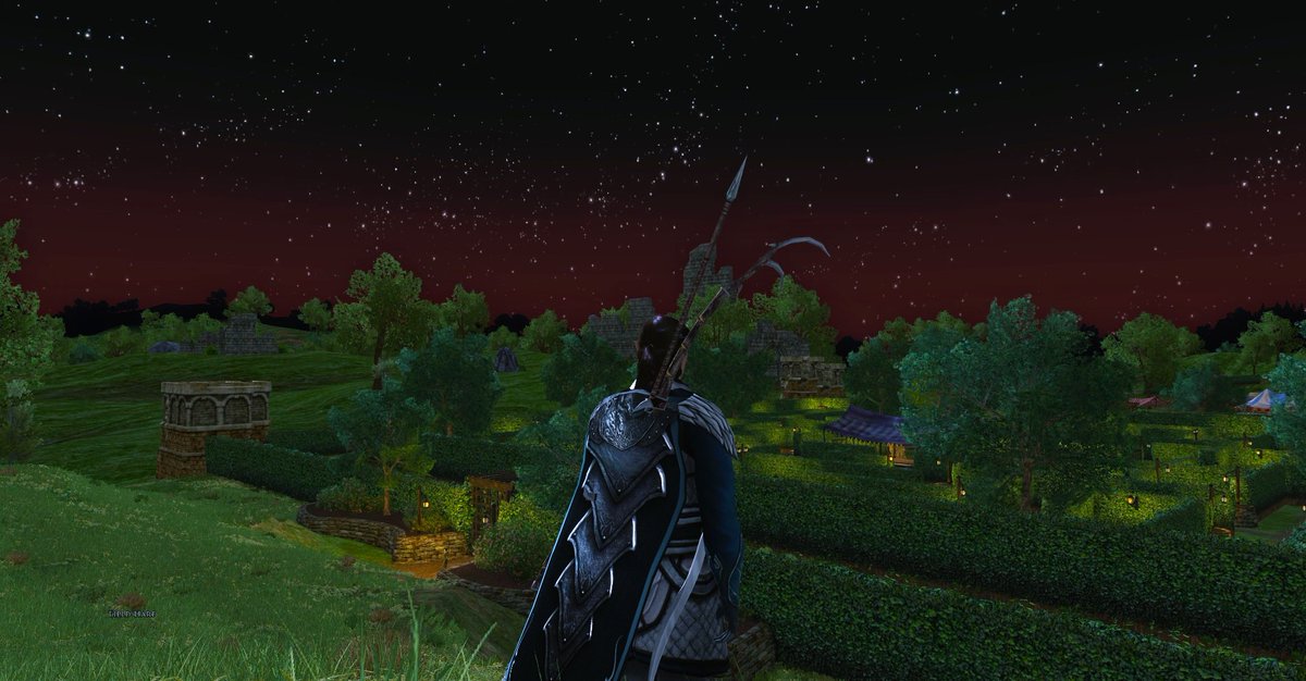 LOTROscreens's tweet photo. Enjoying the hedge maze at the Spring Festival! #LOTRO https://t.co/k4RjbN71eF