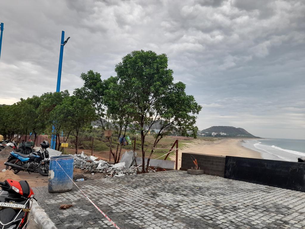 #Seethakonda Seaview Point, Beach Road, Vizag. 
Redevelopment works are being carried out by #GVMC 👍 as a part of City beautification works for the upcoming 
#G20Summit.
#VizagTourism 
#VizagBeachRoad
#Vizag 
#Visakhapatnam 
#AndhraPradesh