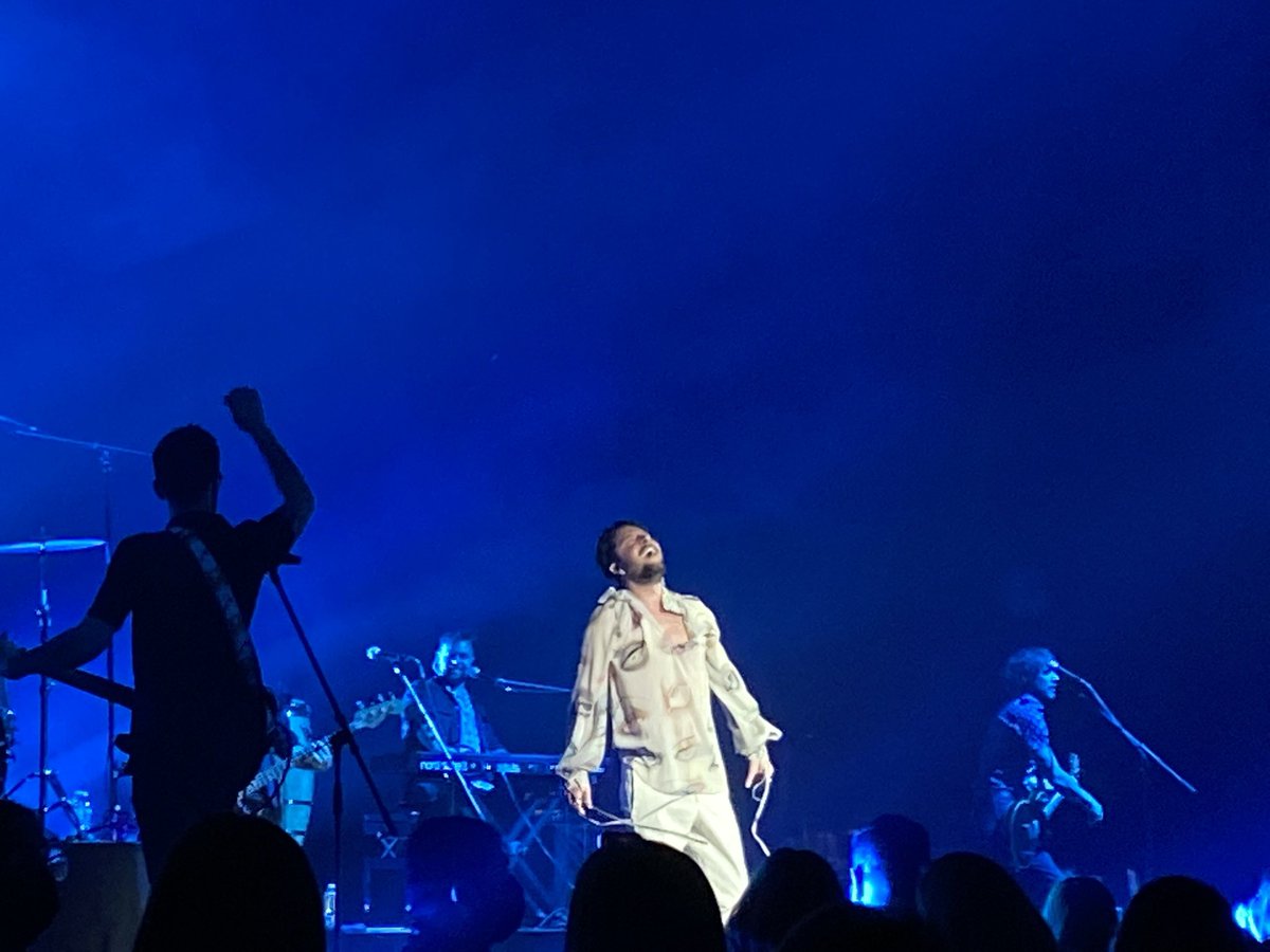 Fernanvc11's tweet photo. Gracias por hacernos feliz con tu música @manuelcarrasco_  🇲🇽❤️‍🔥🏹 se cumplió mi sueño 😭❤️ https://t.co/Lq7Mcybv0N