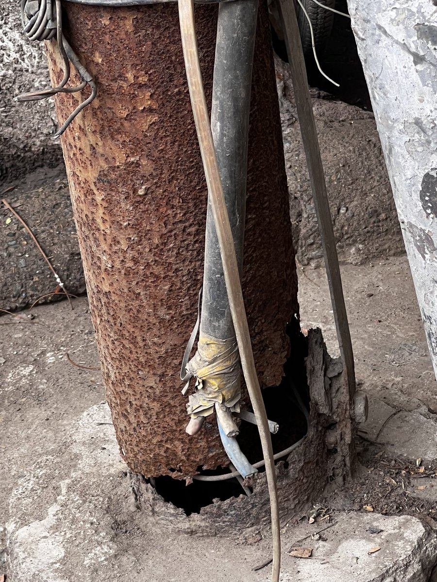 rskhural's tweet photo. An Electricity supply pole situated in club road, Ranchi right in-front of Delhi Furnishers is in a worst situation with a big risk to life and property. Kindly do the needful at earliest possible before its too late…@atulgera007 @md_jbvnl @ESE_Ranchi @JbvnlQ https://t.co/Pwk8xBk5Xi