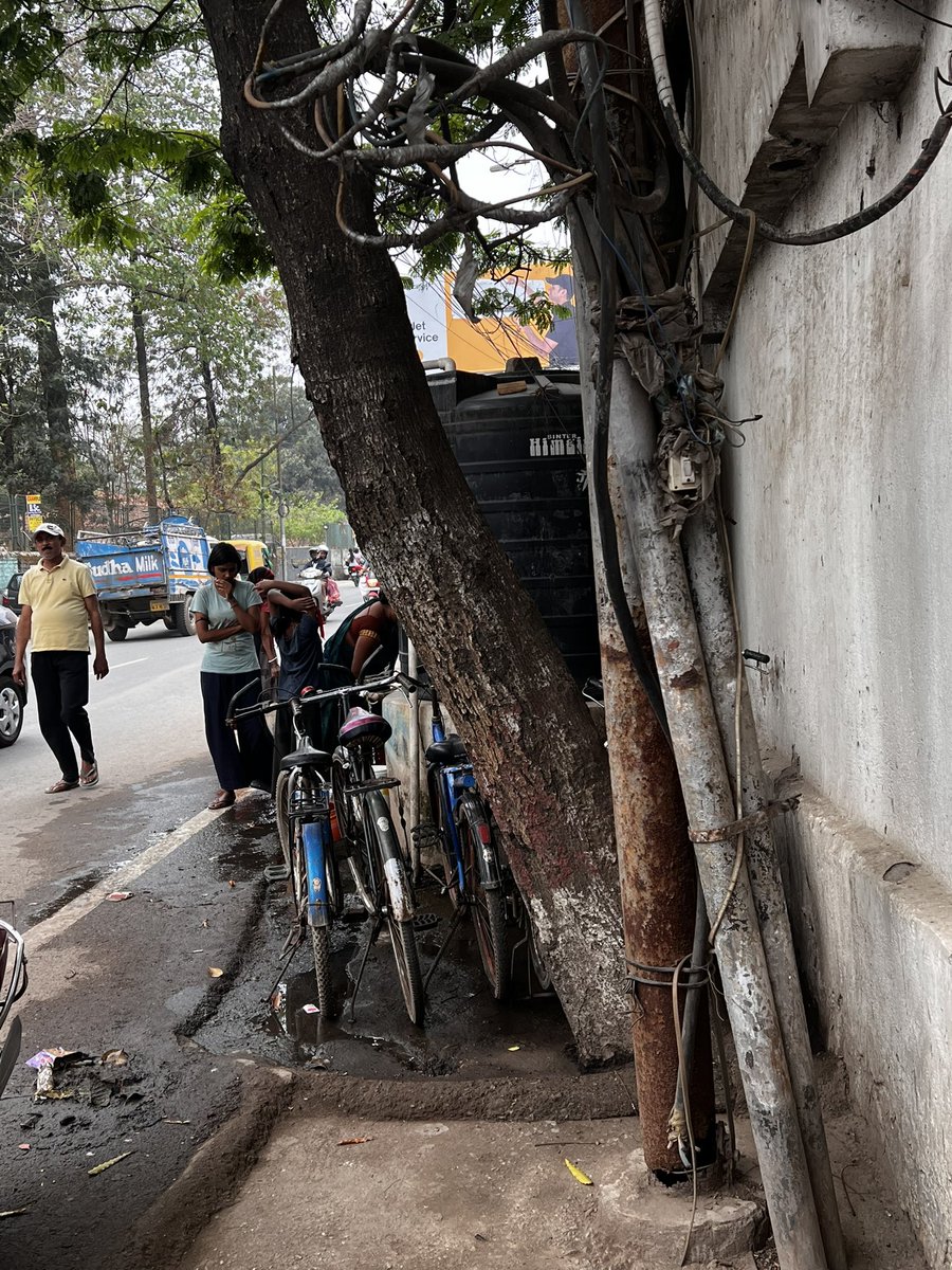rskhural's tweet photo. An Electricity supply pole situated in club road, Ranchi right in-front of Delhi Furnishers is in a worst situation with a big risk to life and property. Kindly do the needful at earliest possible before its too late…@atulgera007 @md_jbvnl @ESE_Ranchi @JbvnlQ https://t.co/Pwk8xBk5Xi