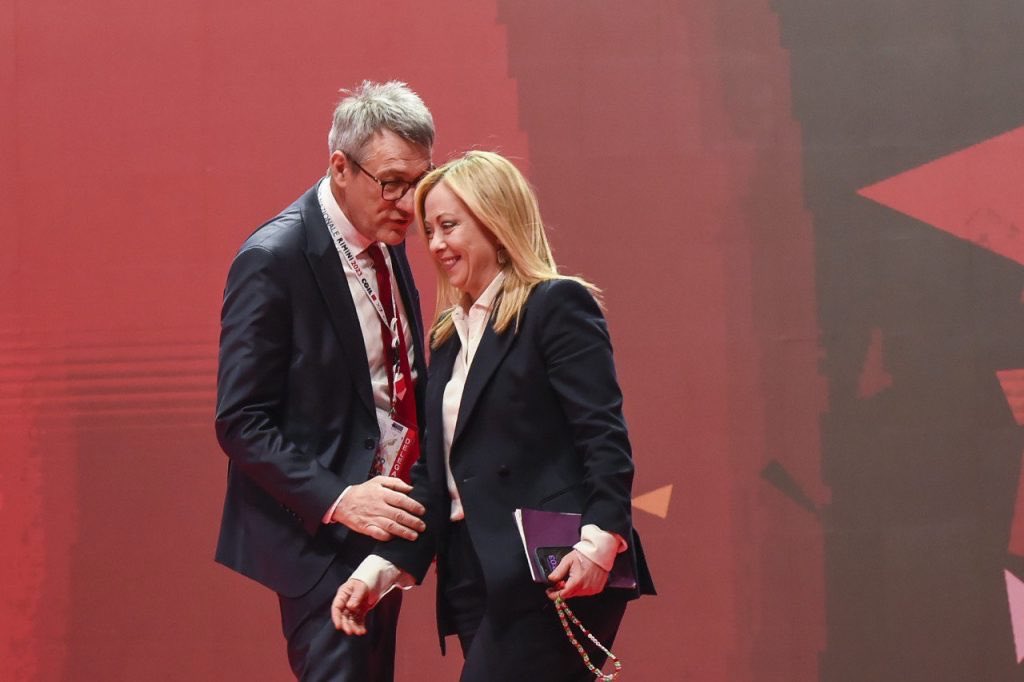 ✍️L’editoriale: <a href="/GiorgiaMeloni/">Giorgia Meloni</a>  alla <a href="/cgilnazionale/">CGIL Nazionale</a>  apre la stagione del 
“meno tasse per tutti”
👉la formula classica della destra, 
meno tasse = meno Stato.
<a href="/PartSocialista/">PSI Official</a> <a href="/e_maraio/">Enzo Maraio</a> <a href="/ellyesse/">Elly Schlein</a> <a href="/AngeloBonelli1/">Angelo Bonelli</a>  <a href="/GiuseppeConteIT/">Giuseppe Conte</a> 👉👉👉👉avantionline.it/come-un-grissi…