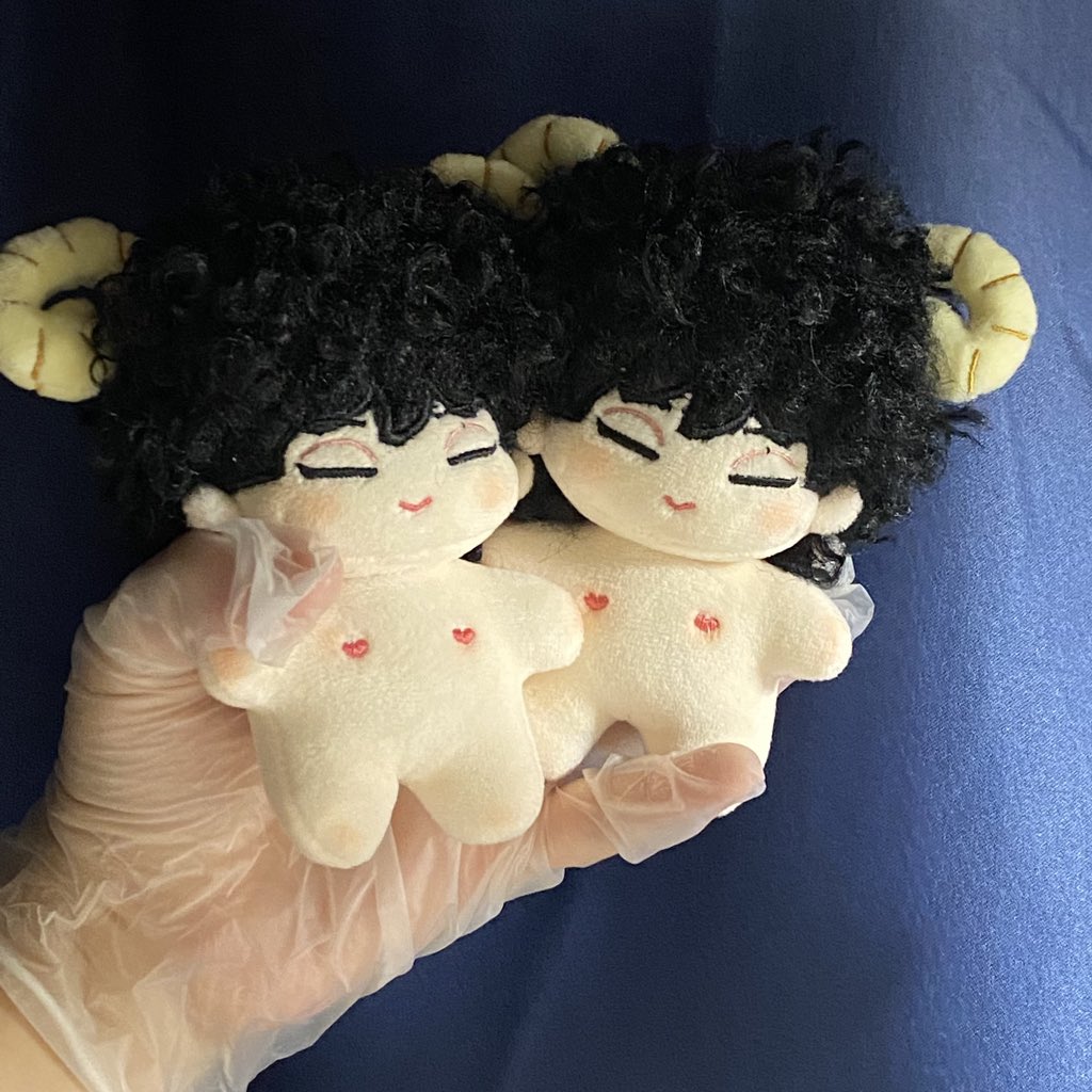 _Lext78's tweet photo. this is how 10cm JiWon doll looks in your hand..so tiny and cute🥰🥰 https://t.co/9mi2o8ysqu
