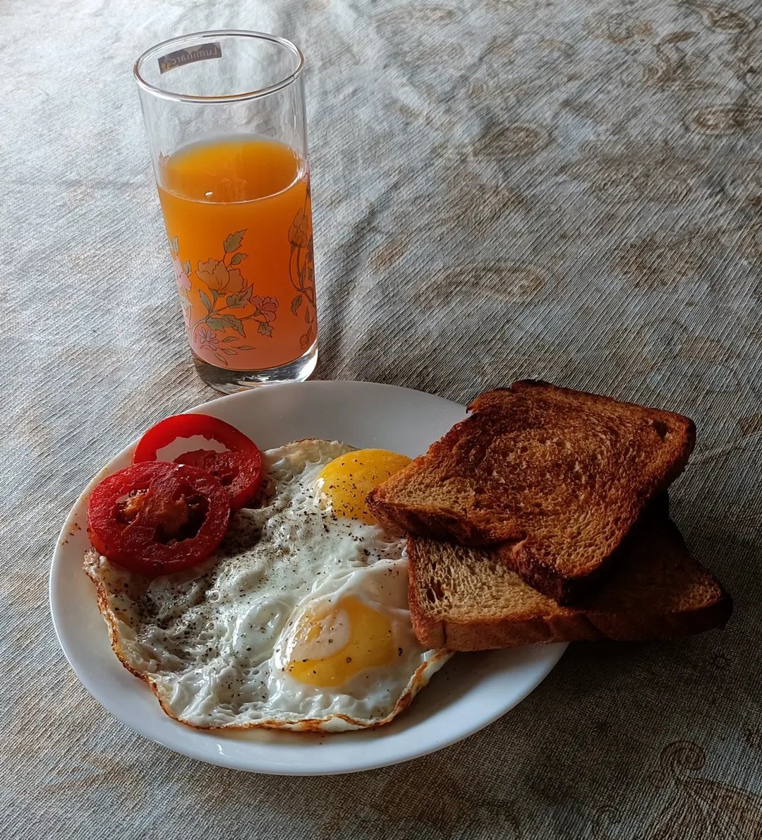 raj_ashinkar's tweet photo. All happiness depends on a leisurely breakfast. It's made by me :-)
#SundayMorningBreakfast 🍳 https://t.co/3JIVAIVyUH