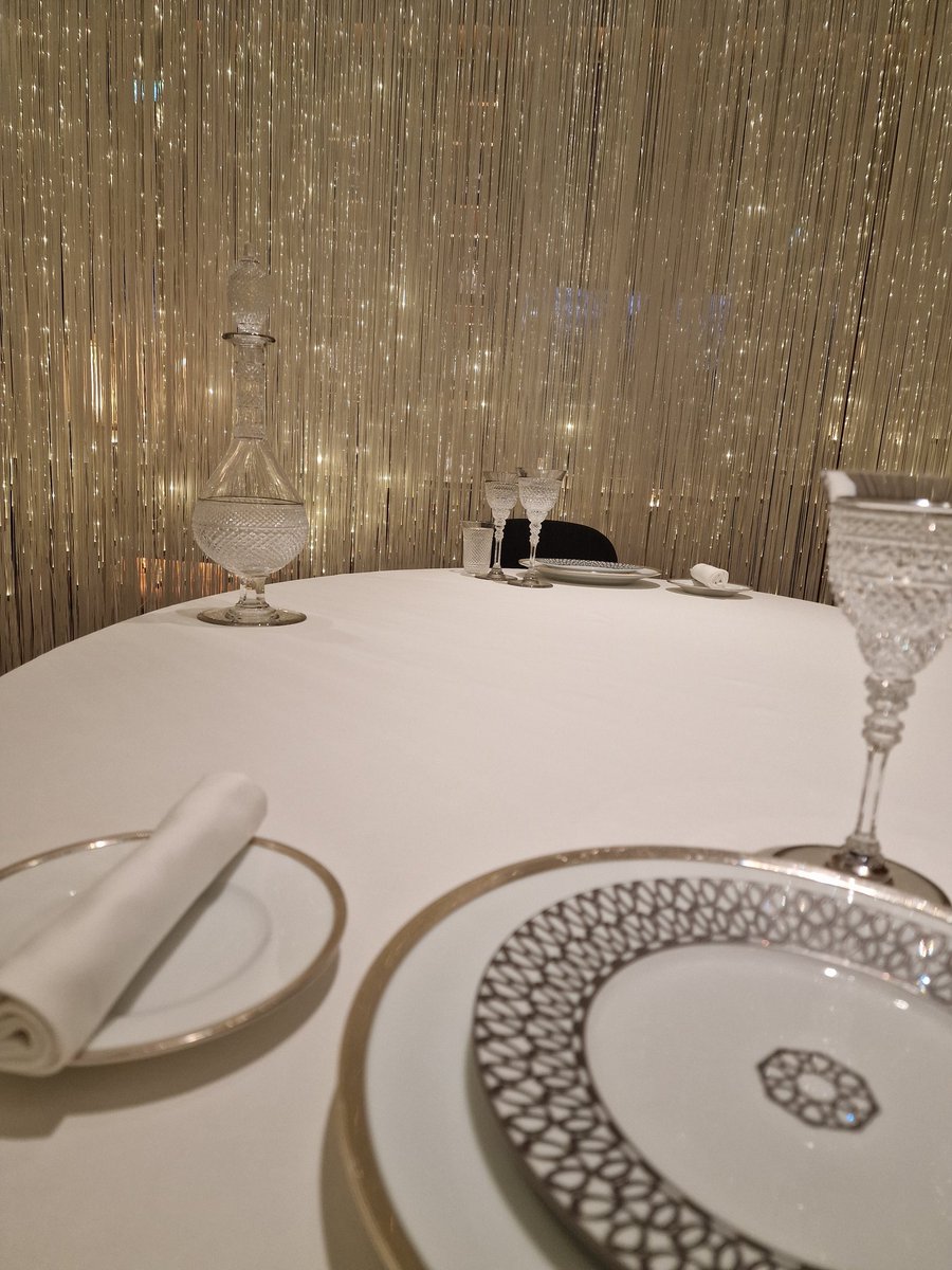 bastille2012uk's tweet photo. @HarvardBiz Enjoyed a beautiful experience at @Alain_Ducasse1 restaurant in the @TheDorchester in London. Each plate looked and tasted delicious. The @Hermes_Paris set of tableware fitted perfectly and the staff was amazing. If only I could bring all the people that come to the Festival 😁 https://t.co/hzzvpztLiB