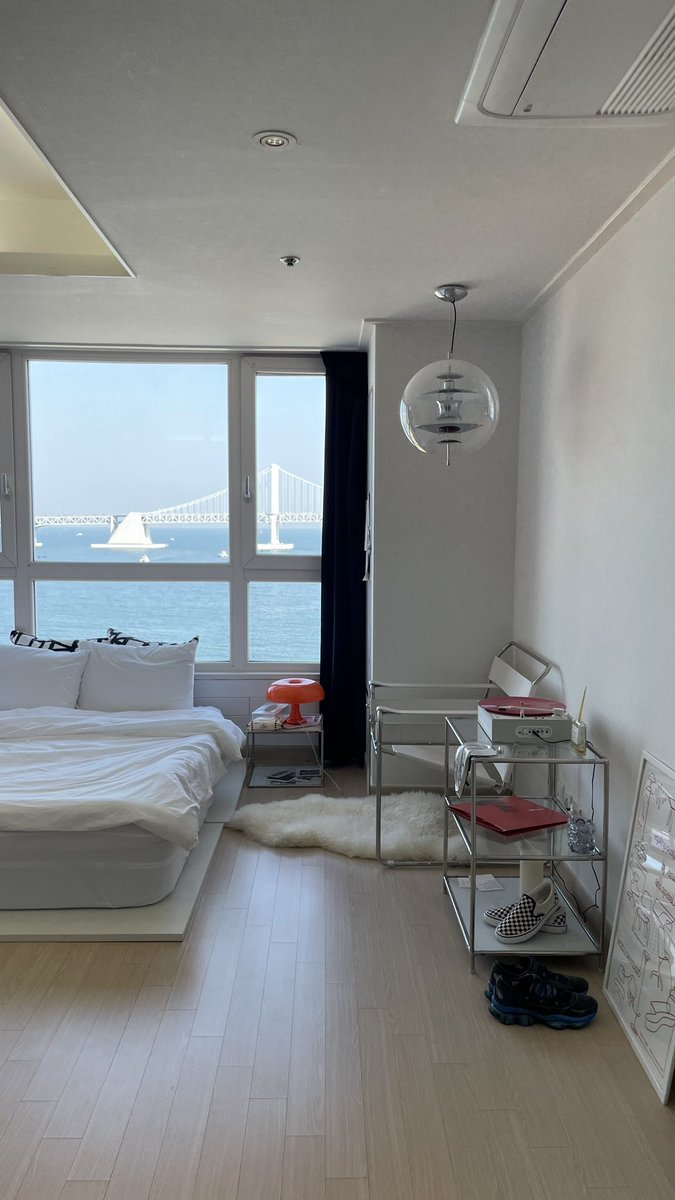 saintgumi's tweet photo. sharing my busan accom for 3200php/night onli :D https://t.co/pj8TlPLjaD