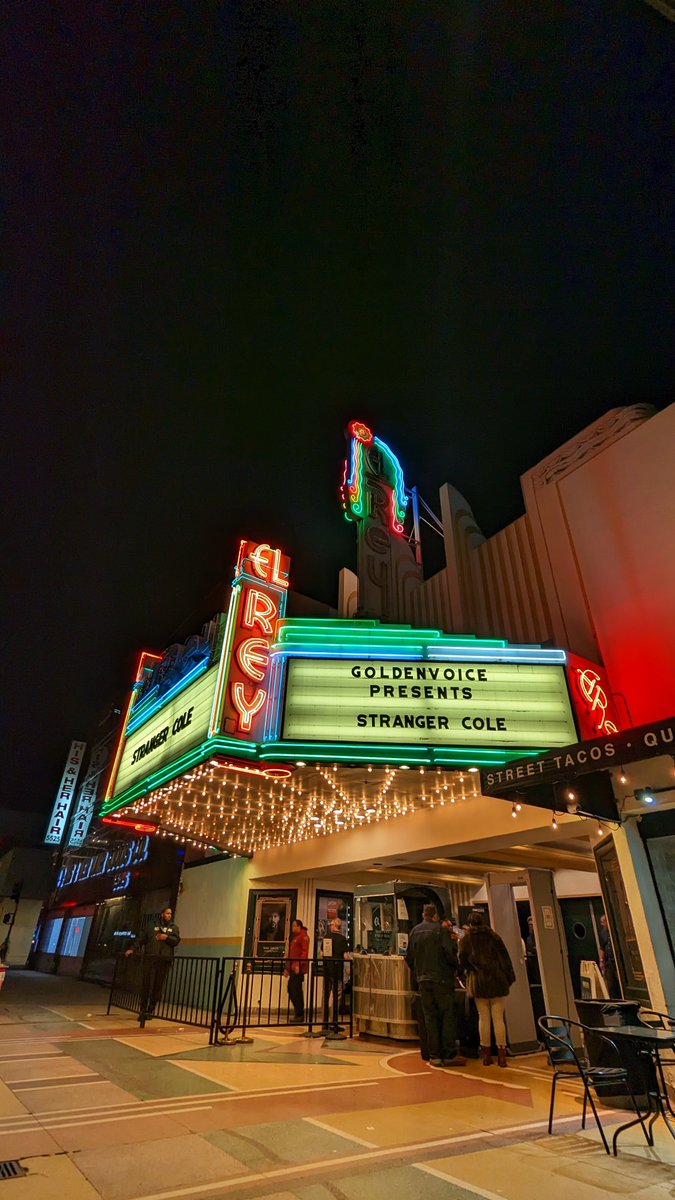 farahsosa's tweet photo. Lit marquees w amazing shows inside are everything ✨

#StrangerCole
#LAska https://t.co/rP3yw6Rqg7