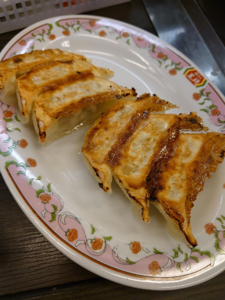 isuzu_ramen's tweet photo. 【間食】餃子の王将1号店(四条大宮店)
炒飯、餃子
#食の記録
#day1304 https://t.co/Ad04yLSlz4