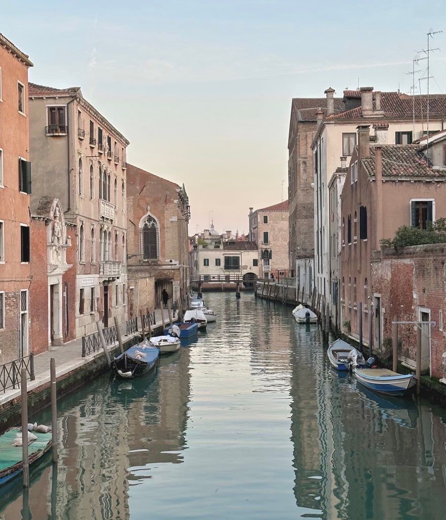 teatrolafenice's tweet photo. 🌤  «Il segreto della felicità è la libertà, il segreto della libertà è il coraggio» (Tucidide). Buona domenica a tutti!

#19marzo https://t.co/pZh85CAJLf