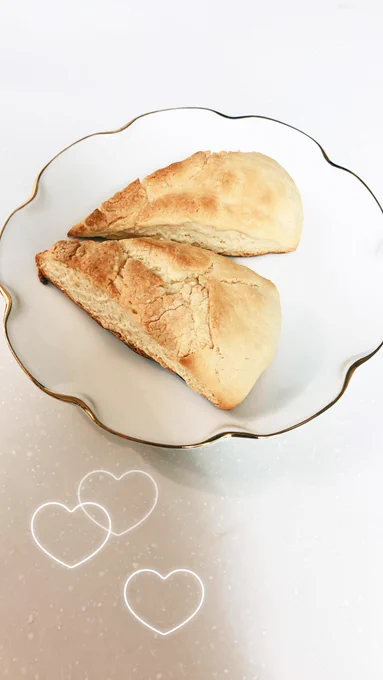スコーン作ってみた!レモン汁多めに入れてるけど全く味がせず…食べたけどもう飽きたなぁお店のが食べたい 