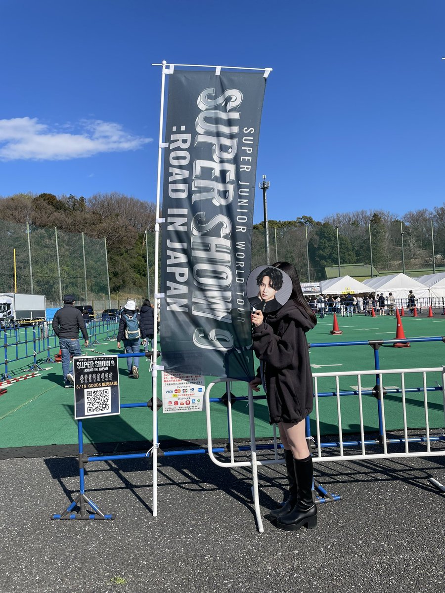 key_070110's tweet photo. 早くスパショに立ってるヒチョルが見たいよ🙈 ♡ https://t.co/wTQNRlN9vl