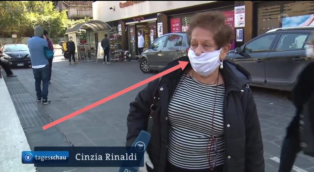 ChwSeve's tweet photo. @tomdabassman Die Dame sagt: "Idioten gibt es immer" (die sich nicht an die Regeln halten).
Man schaue wie sie sie die Maske trägt 😂 https://t.co/VZQEJQNowa