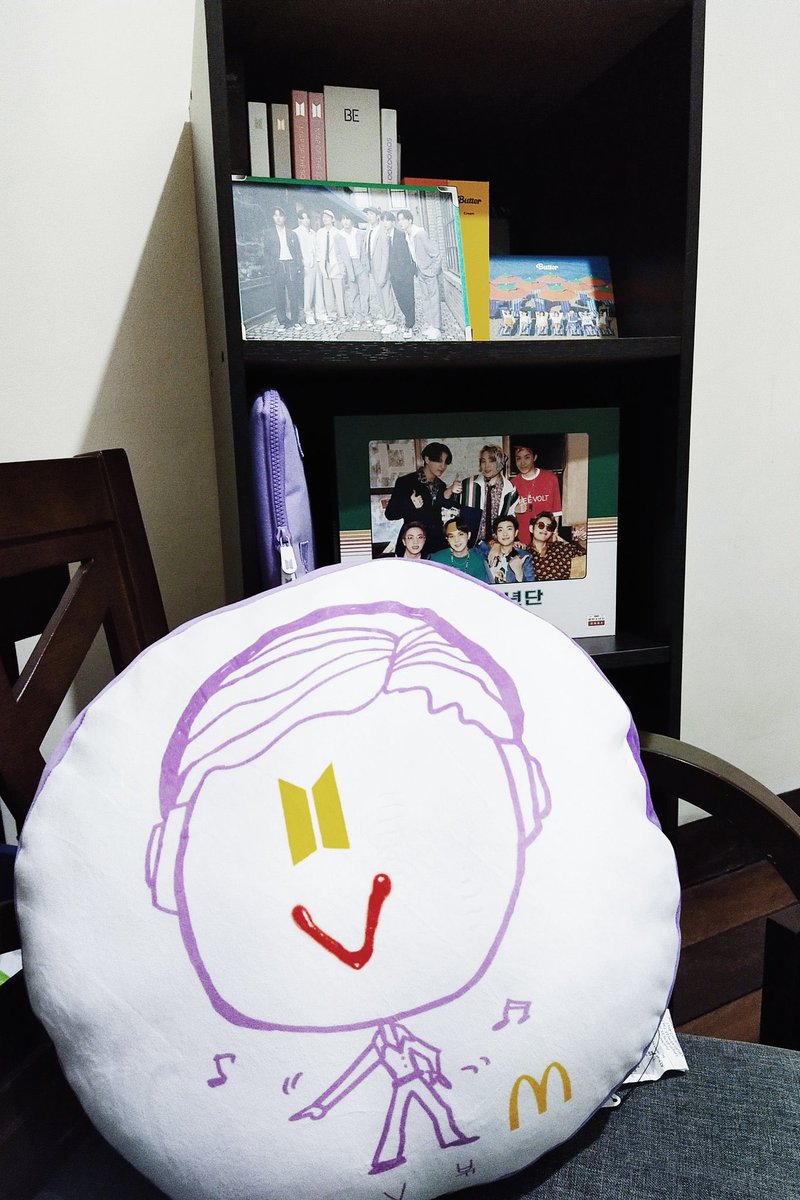 ArmyshopPH's tweet photo. WTS LFB PH GO

WEVERSE BTS SALE

💜 BTS Mcdo Saucy Cushion V

✅ Sale Price - Php 1,200
❌ Reg Price - Php 2,500

❕1 pc available

✔️ Comment “MINE + QTY” to order
❌ No deleting of comments

#BTS #BTSPHSALE https://t.co/x8qF4UQsPI