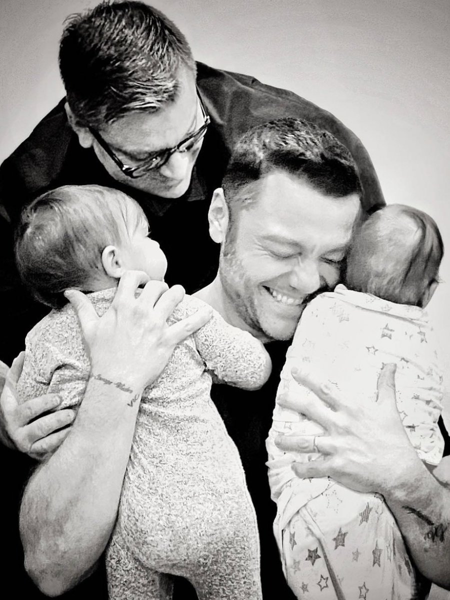 Elena81353537's tweet photo. Buona festa del papà a tutti, soprattutto a quelli che da una società bigotta vengono considerati padri inferiori!
🌷🌈🎶🌼☕🌺
#festadelpapa https://t.co/m25ZRYXVRy