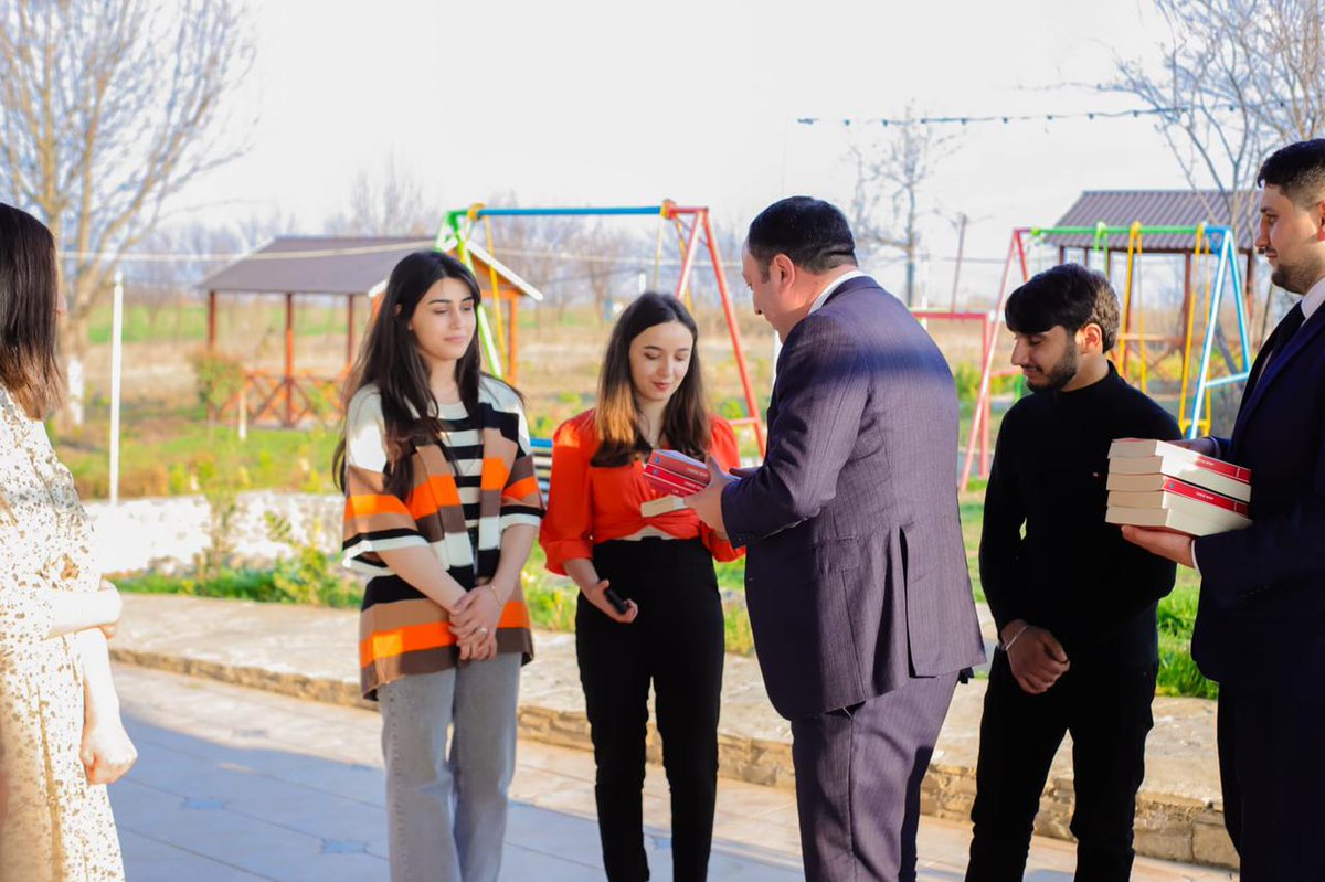 AzYuks's tweet photo. Azərbaycan Yüksəliş Partiyası bölgələrə səfər çərçivəsində Gədəbəyə gedərkən Qazax rayonuna baş çəkib. 

https://t.co/ftQwfHVAUw https://t.co/NJHbYDakzI
