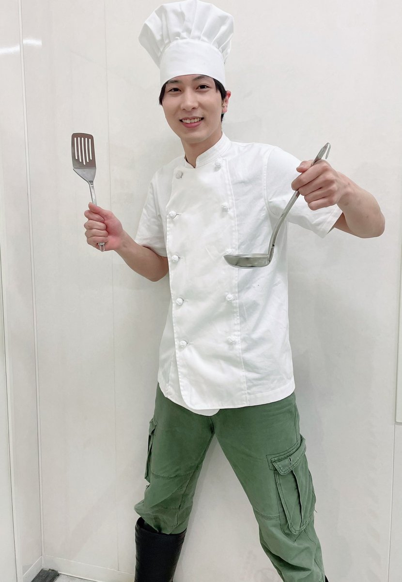 hayakawa_daiya's tweet photo. #おたステ 大千秋楽ありがとうございました❗️支えてくれたスタッフさん、ご観劇頂いた皆様のおかげで完走出来ました❗️

稽古期間〜千秋楽までず〜っと楽しかったです😆
18年後の再演までにシェフネタたくさん考えときます🧐

原作の映画には登場しない、舞台オリジナルキャラクター、シェフ👨‍🍳🍛⤵︎ https://t.co/JYy0dNkyvE
