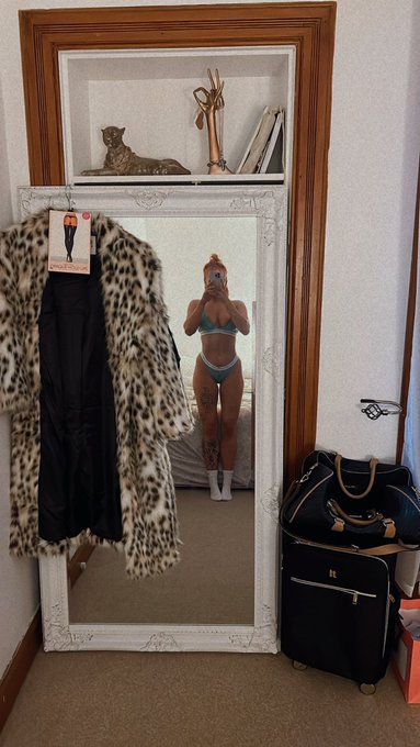 2 pic. Trouble never looked so fine https://t.co/UIwIynxEuX