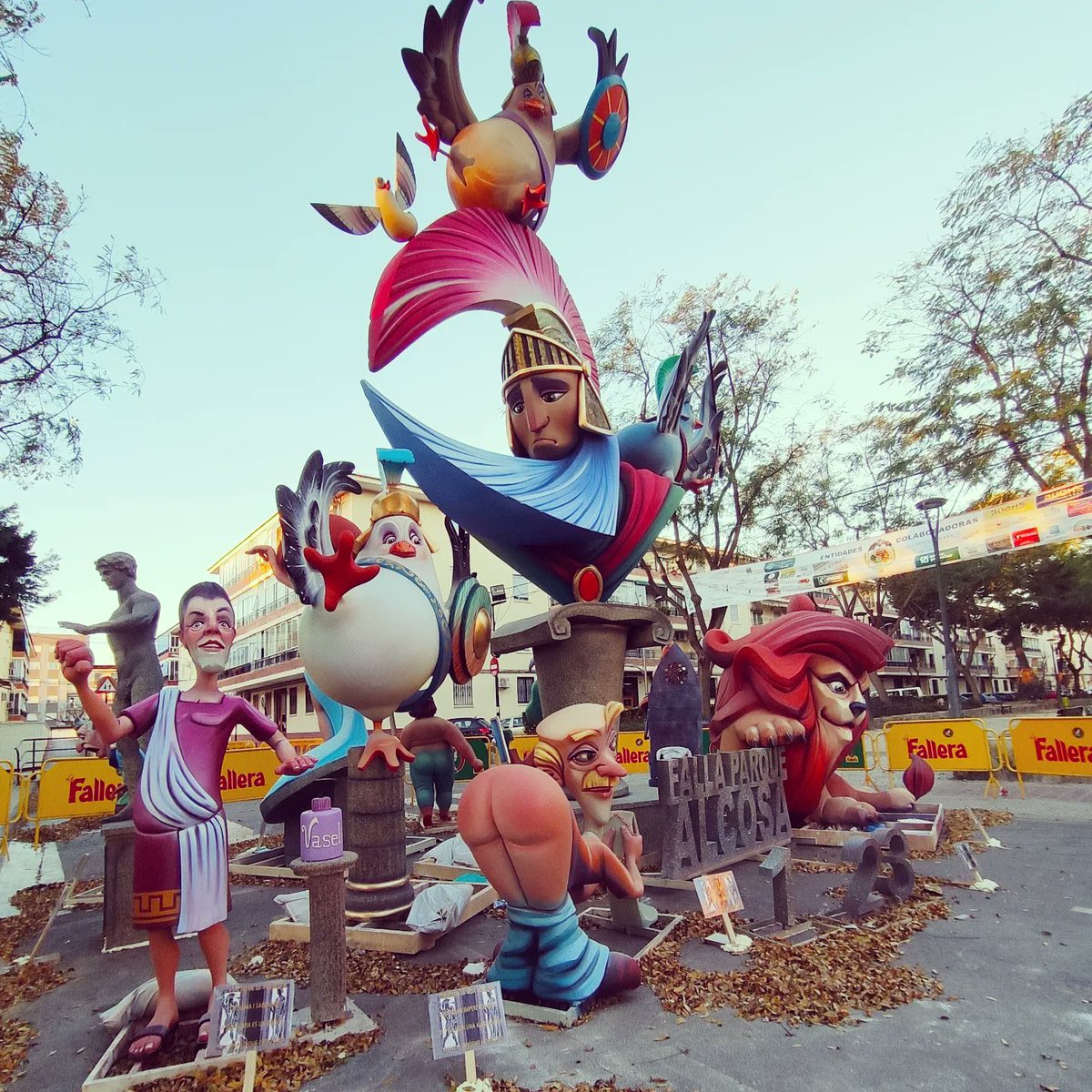 La_gata_bonita's tweet photo. 📸 Alfafar 📌 Valencia #Fallas2023 #FallasValencia #LaMillorFestaDelMon #Falles23 #AmbienteFallero #streetphotography #ValenciaEnFalles #photography #Arte #Cultura #SomPatrimoniUnesco #ComunidadValenciana #VisitSpain #PHOTOS #ValenciaMitica #ValenciaSecreta #SomValencians https://t.co/hsKTLNRFoB