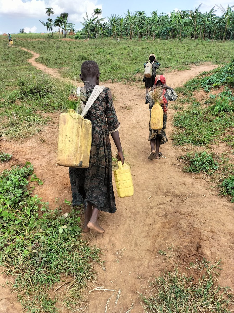 A 15year old taking care of 8 of her siblings,carrying 5 gallons of water on her back and 3 on the head to support her family besides a long walk.
Join as we serve humanity: bw4kids.org
 #WaterAction #WaterIsLifeKE #childlabour #mentalhealth #girlpower #AccessMatters