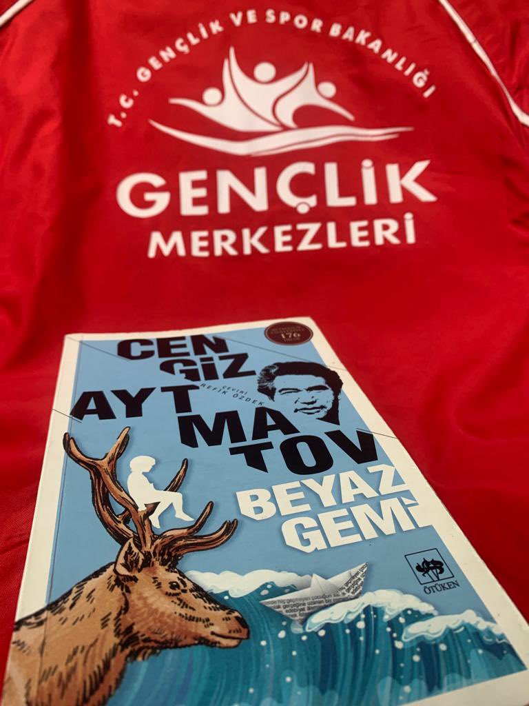 “Eğer yıldızlar insan olsa, gökyüzü onlara dar gelir, sığmazlardı.”  Cengiz Aytmatov/ Beyaz Gemi                                             Kitap Okuma Halkaları kapsamında bugün online olarak kritiğimizi gerçekleştirdik.