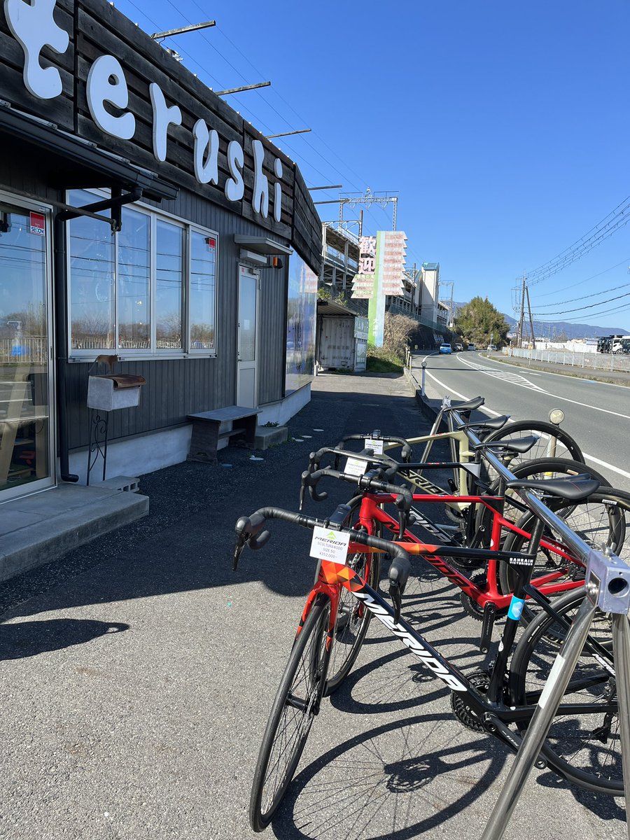 doterushi's tweet photo. MERIDAの試乗車が届いたので、26日のどて煮より一週間早く試乗が出来ます♪
#meridabike
#meridascultura
#meridareacto
#試乗車あります
#ロードバイク
#ロードバイクのある生活
#どてるし
#スポーツ自転車専門店
#スポーツ自転車店
#琵琶湖湖西
#大津市
#湖西線小野駅
#どて煮 https://t.co/IKSSLw8oDg