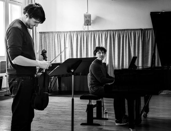 Troyes ! Dimanche, 17h au Théâtre de la Madeleine, <a href="/AnaisConstans/">Anaïs Constans</a>, <a href="/MVioque_Judde/">Manuel Vioque-Judde</a>
 et moi on donne un programme Mozart - Schubert - Strauss, cette musique est tellement belle, on a hâte

IM

🎫 infos / réservation : maisonduboulanger.com/programmations…
