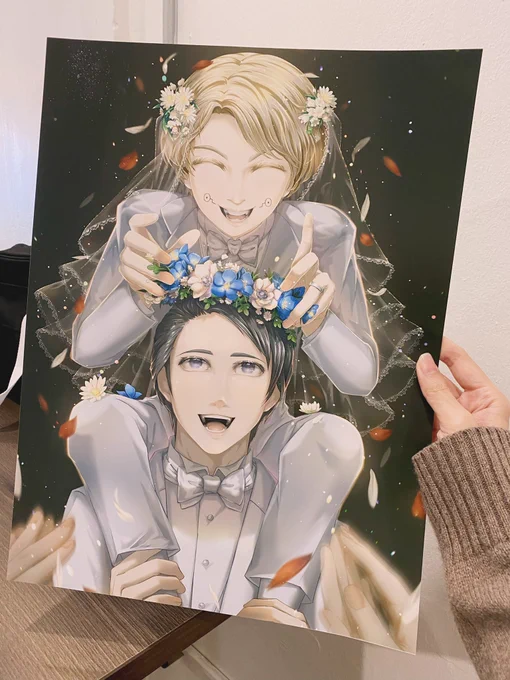 เป็นหนึ่งในผู้โชคดีที่ได้รับลักกี้ดรอว์จากงานวาดของคุณฝรั่ง  (ขออนุญาตแท็กนะคะ) เพิ่งหวีดตอนได้รับกอว.เป็นโปสการ์ดว่าภาพนี้สวยมาก ไม่คิดไม่ฝันว่าจะได้โปสเตอร์ด้วย โฮฮฮ ชอบมากค่ะ จะรักษาอย่างดีเลย ขอบคุณที่จับได้ชื่อเรานะคะ ตอนแรกนึกว่าจะเกลือเหมือนดวงกาชาแล้ว 5555 
