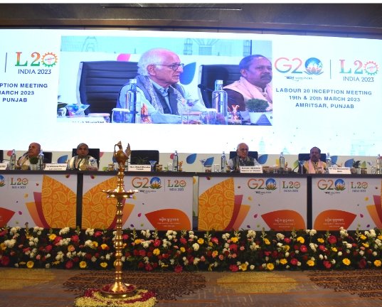L20india's tweet photo. #India wants peace in the world, humans to live in harmony: @ArunMaira, Ex-Planning Commission member at #L20 #Inceptionmeet in #Amritsar @g20org https://t.co/KosGOAdKHi