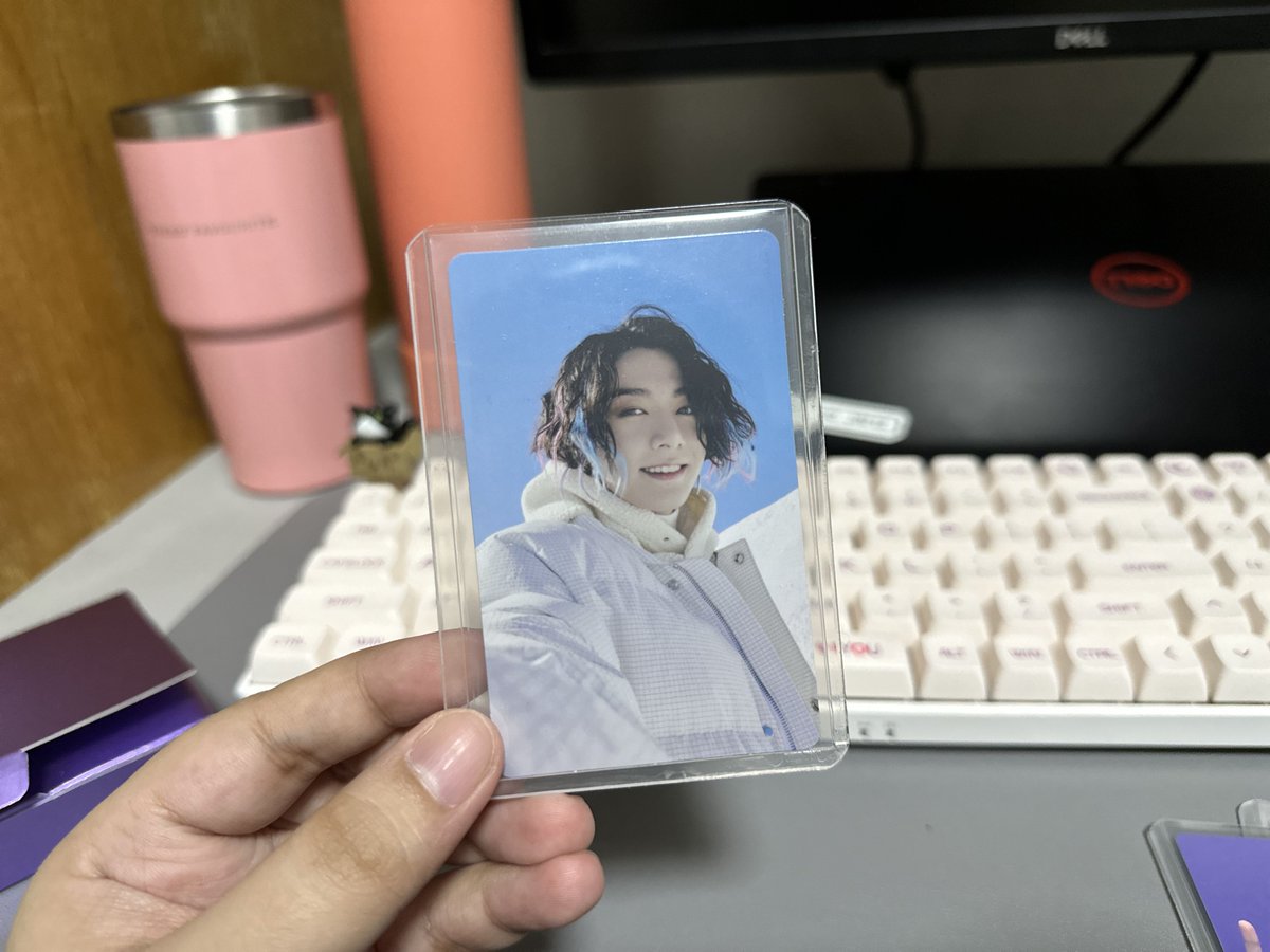 vastreia's tweet photo. ꒰ wts lfb bts ph • #tindanireia ꒱

✧ jungkook &amp; taehyung winter package 2021 pc ✦

📓 𓏔 ₱1500 each (prio set taker)

╰ payo
╰ mop: gcash • ub
╰ mod: gogoexpress • sdd

🍬 𓏔 dm to claim ⟢ https://t.co/1F3hssC10Z