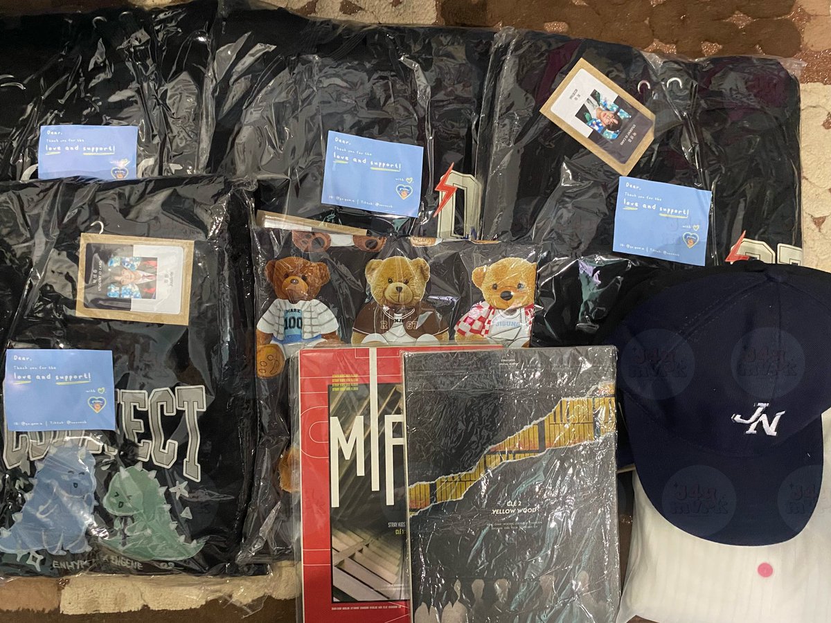 j4ymvrk's tweet photo. #jm4arrival
• Enhypen jeans tote bag batch 1 and coach jacket batch 2
• Enhypen hoodie by go.gom.a
• Sunshinefoyou
• Personal check out
cont - https://t.co/3xnjWja4J7