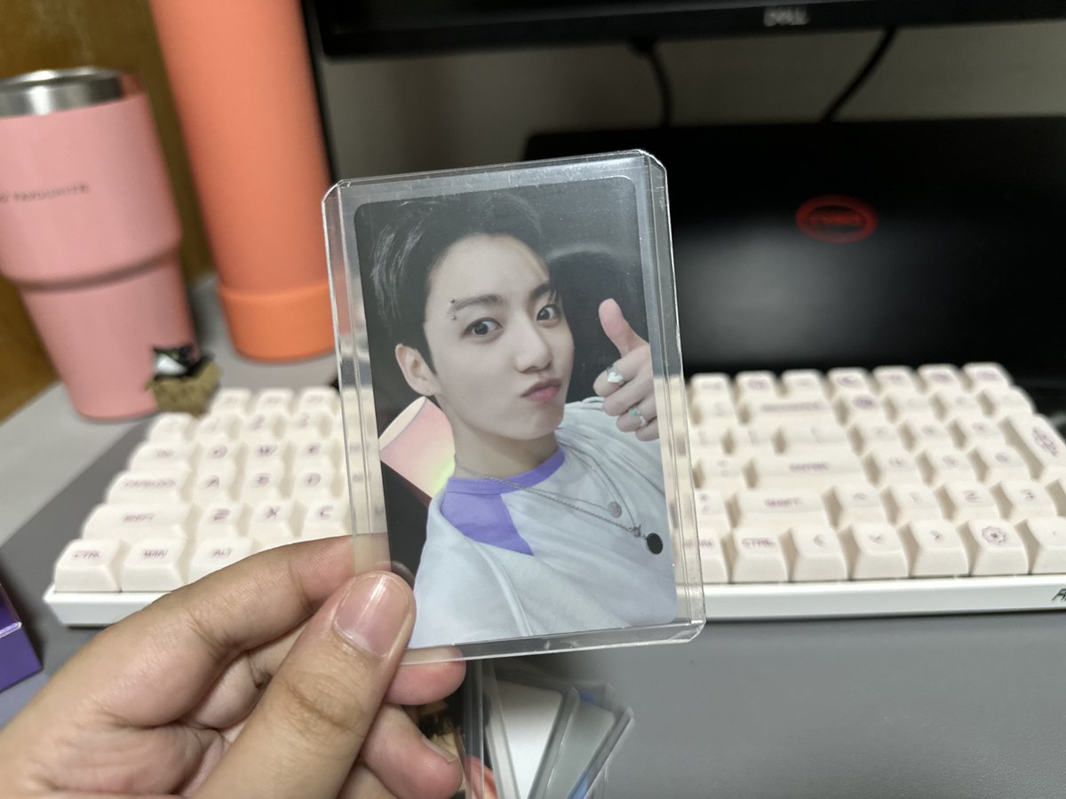 vastreia's tweet photo. ꒰ wts lfb bts ph • #tindanireia ꒱

✧ jungkook swz dvd pc ✦

📓 𓏔 ₱1500

╰ payo
╰ mop: gcash • ub
╰ mod: gogoexpress • sdd

🍬 𓏔 dm to claim ⟢ https://t.co/0F2EJr2f5H
