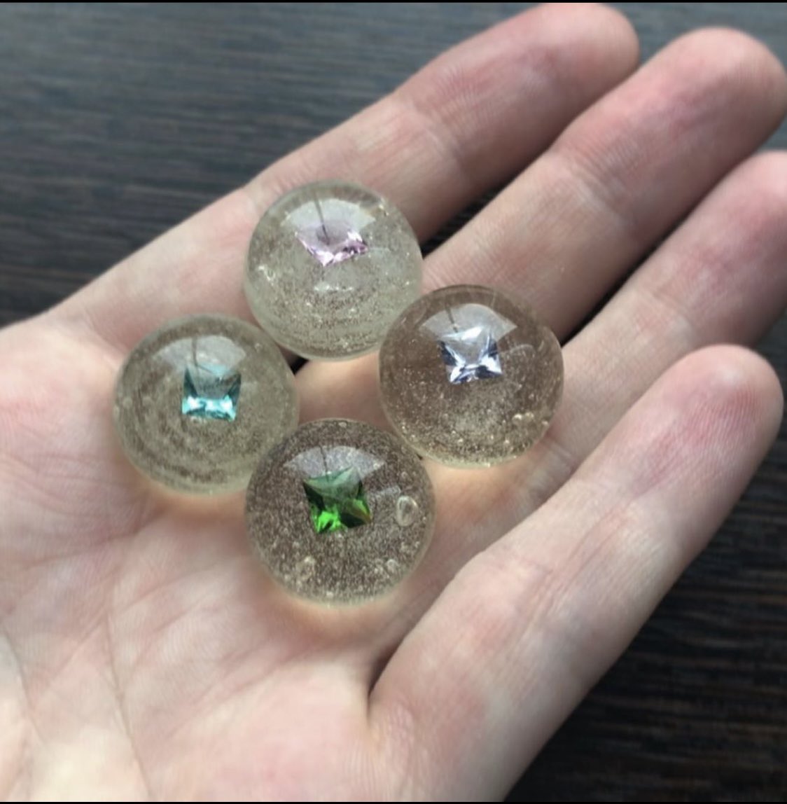 ivalampwork's tweet photo. I am in Mexico #glasssphere #stormlightarchive https://t.co/A2EYcawTxZ
