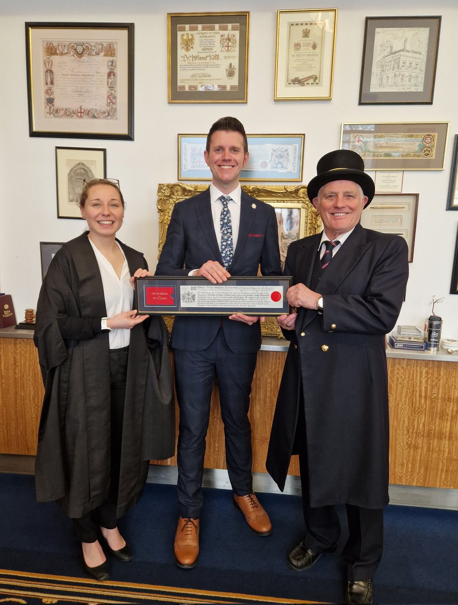 RBWR's tweet image. On 16th March, at the Chamberlain’s Court, Guildhall, I was proud to be presented with the Freedom of the City of London, an ancient honour and tradition, dating back to medieval times.