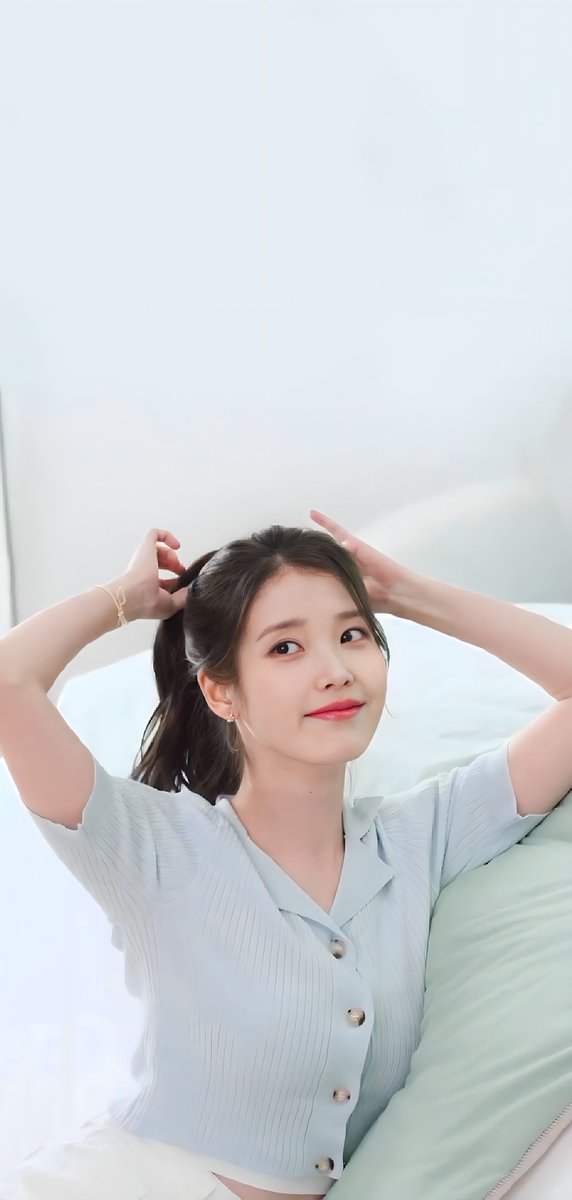 wyjc516's tweet photo. 지은시
지은날 D-58
IU X Evezary
mobile wallpaper 
#IU #아이유 #막콘후Day182 https://t.co/wGsTxWHJvC