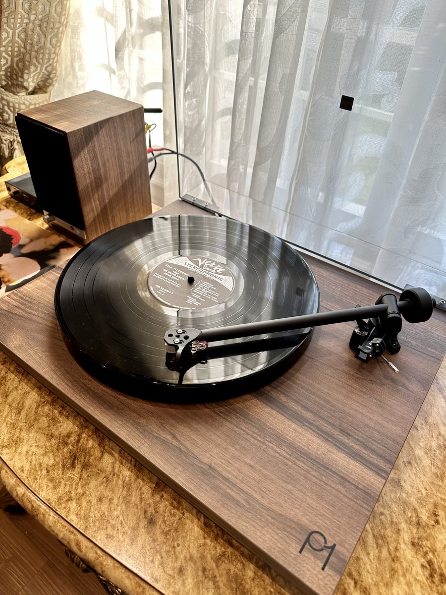 MatchaMoogle's tweet photo. Love my new turntable! Glad I was patient enough to wait for the walnut finish. 😍 #Rega #RegaP1 #turntable #vinyl #LP #plaka https://t.co/QjjxhzdKdJ