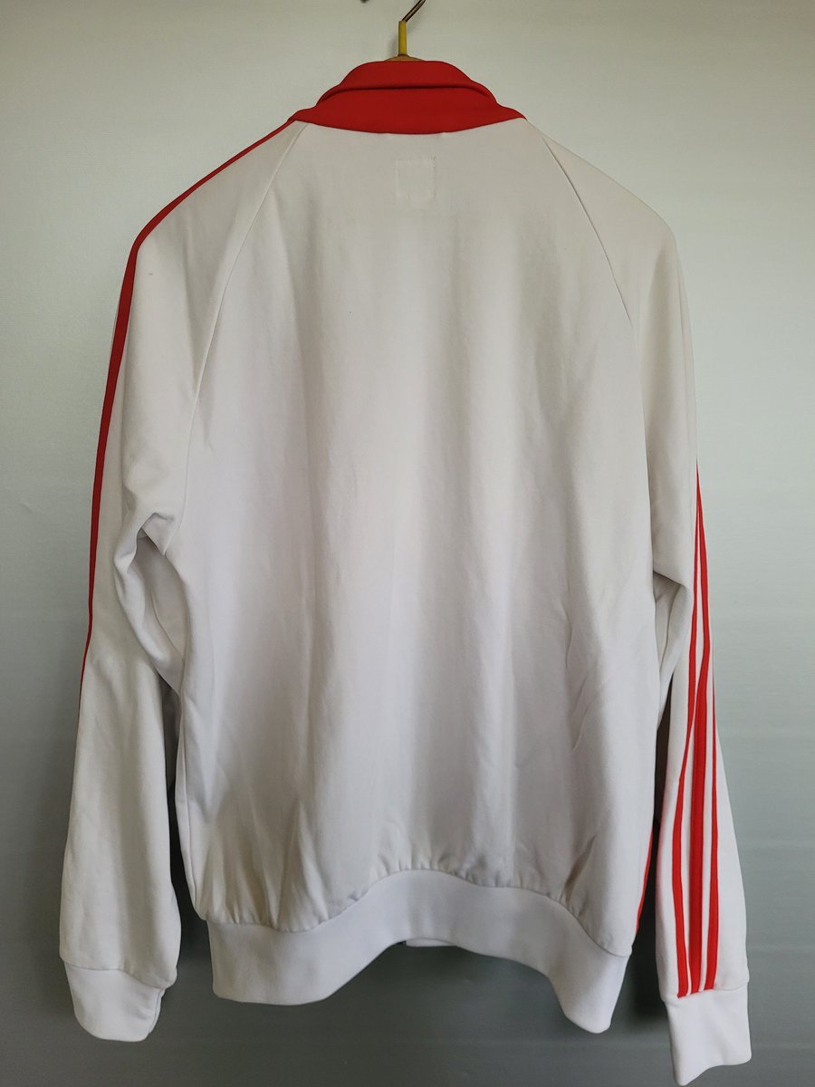 Adidas_tracktop's tweet photo. Adidas River Plate track top.
New in my collection.
#adidas #adidasfootball #adidasoriginals #3stripes #adidasfan #RiverPlate #Argentina #BuenosAires @adiFamily_ @Dadidassler https://t.co/bbajCafLqC