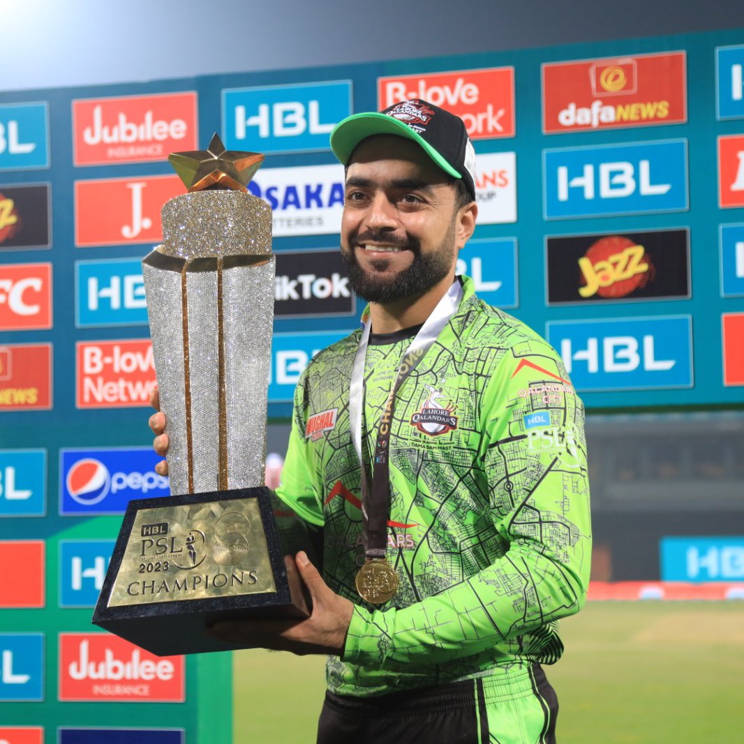 Just RT and appreciate 💚

#SabSitarayHumaray l #HBLPSL8 l #MSvLQ