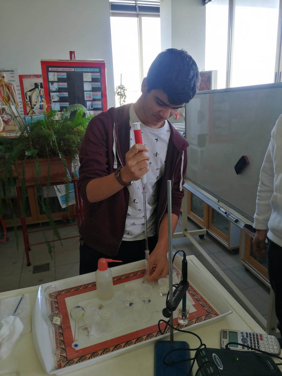 SarwaAlakkad's tweet photo. #svsg23 Utiliser les compétences spécifiques aux approches de l’apprentissage pour résoudre la problématique durant leur séance de TP #exao #ATL #thinking #selfmanagement
#communication
@Hhhsinfo @ea_rania @dina_jradi https://t.co/eFmQFp4ijc