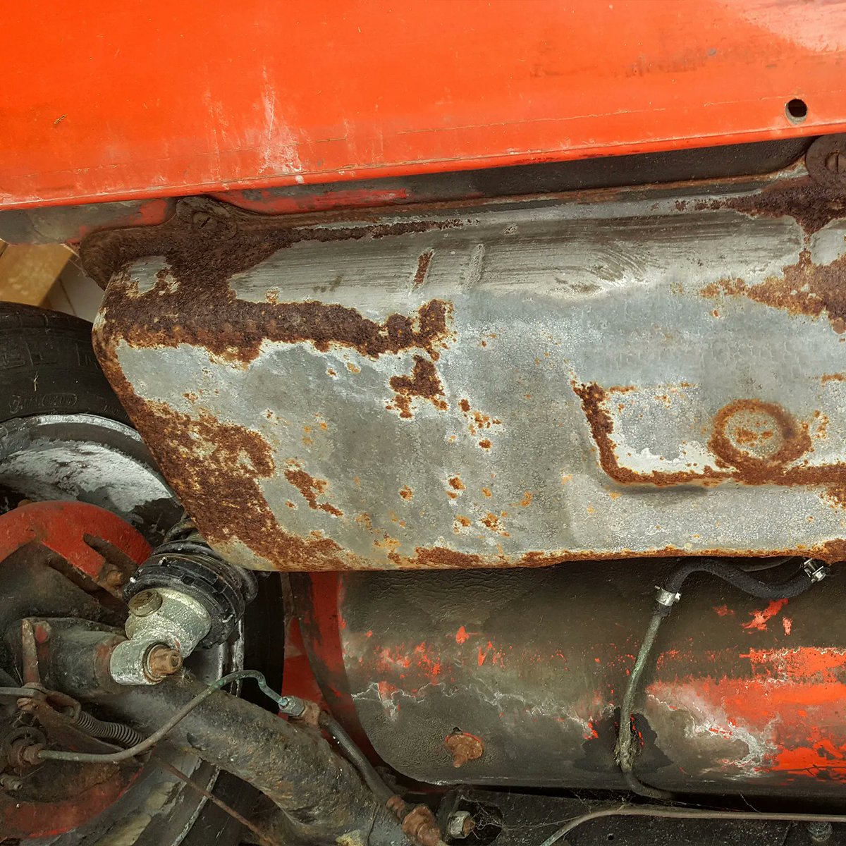70sResto's tweet image. The underside of the 1981 #Midas MkII is actually okay for its age and usage, but this important car requires restoring to its former glory and we can do so much better. #classiccars #carspotting #carshow #classiccarsdaily #vintagecar #oldcar #retrocar