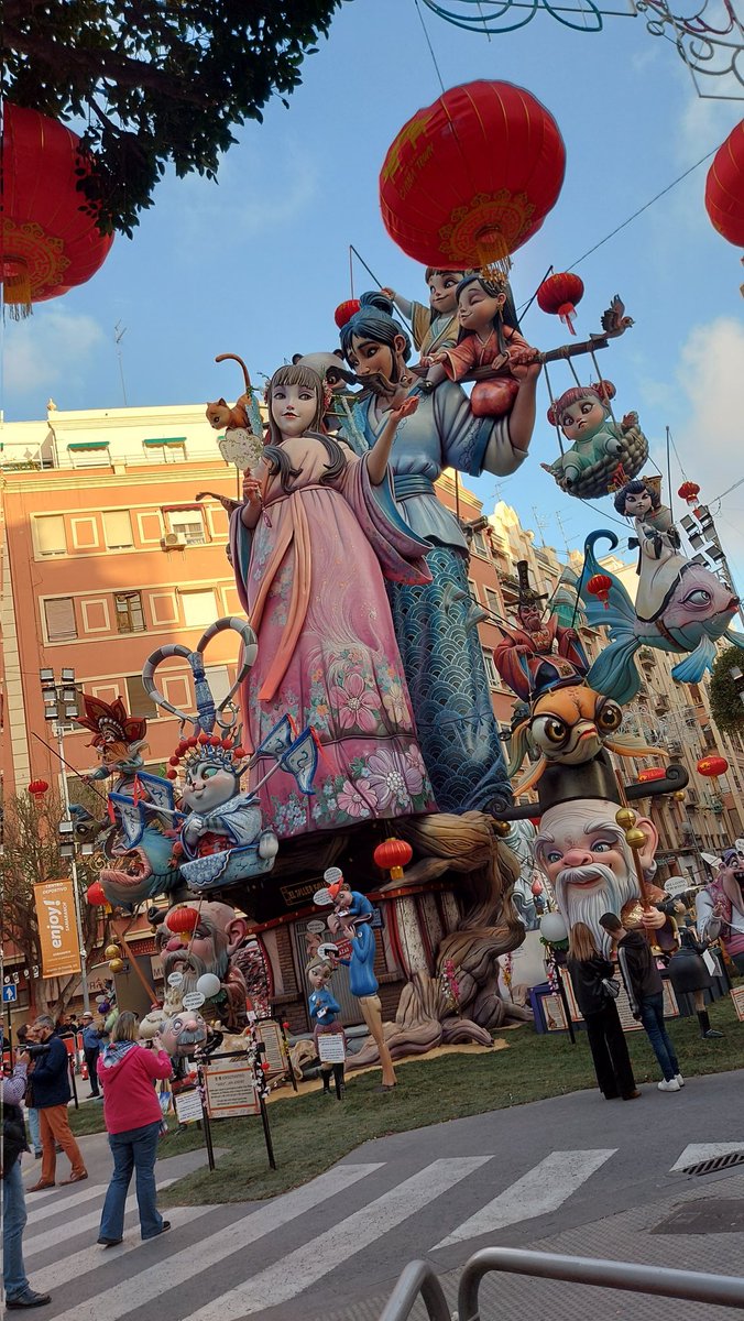「Mis top fallas. Locurote #Fallas2023 」|Toni Infante ★のイラスト