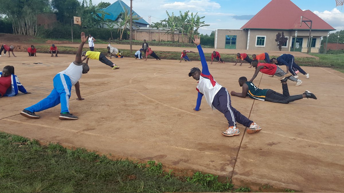 EsNyamirama's tweet photo. None kuwa 19/03/2023
Kuva saa 06h00-07h50
Nyamirama hakozwe sport yaranzwe no:
✔️kwiruka 6Km
✔️gukora imyitozo 
    ngororamubiri(warmup &amp; strecthing)
✔️ikiganiro k'ubuzima na 
    sport na gahunda za leta
Sport yasojwe neza. https://t.co/t2daokwxQF